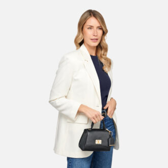 Ciclaminia Woman