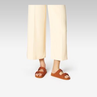Sandybett Woman Sandybett Woman